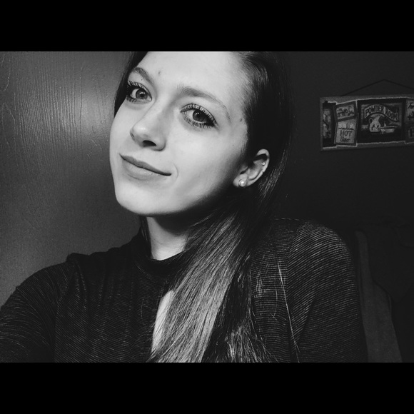 Meet your Posher, Alex - Picture 1 of 1